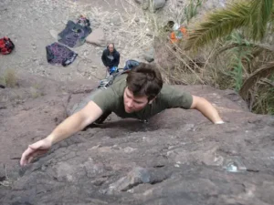 Alex from Finland climbs with Aventura en Canarias in La Sorrueda